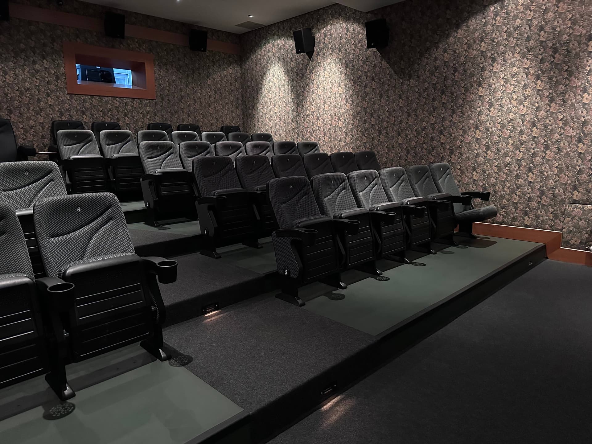 Cinema Preview Image 4 Oberland Kinocenter Hausham